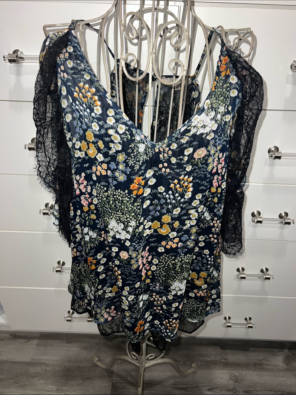 Miss Me Navy Floral Sheer Lace-Trim V-neck Cold Shoulder Top, size M